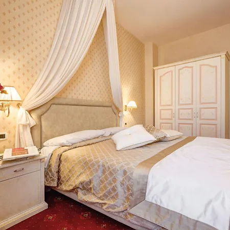 La Hotel Volterra